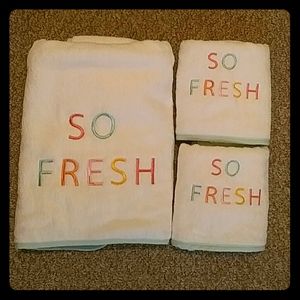 Guest Towel Set - 1 Bath Towel + 2 Hand Towels